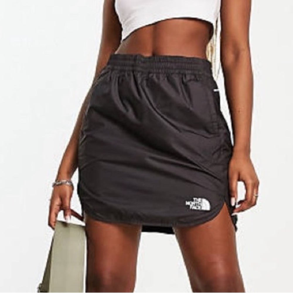 The North Face Hydrenaline Black Windwall Hiking Skirt Women's Sizes L, XL NWT